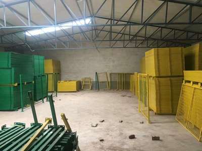 安全防護設備 海南地區圈地隔離網、變電站圍欄網的應用與重要性